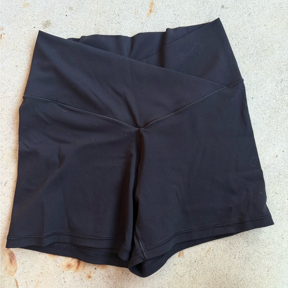 Offline by Aerie Crossover Biker Shorts - Picture 1 of 2